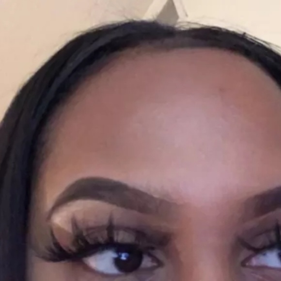 Lash and Palette Bundle - Picture 4 of 6